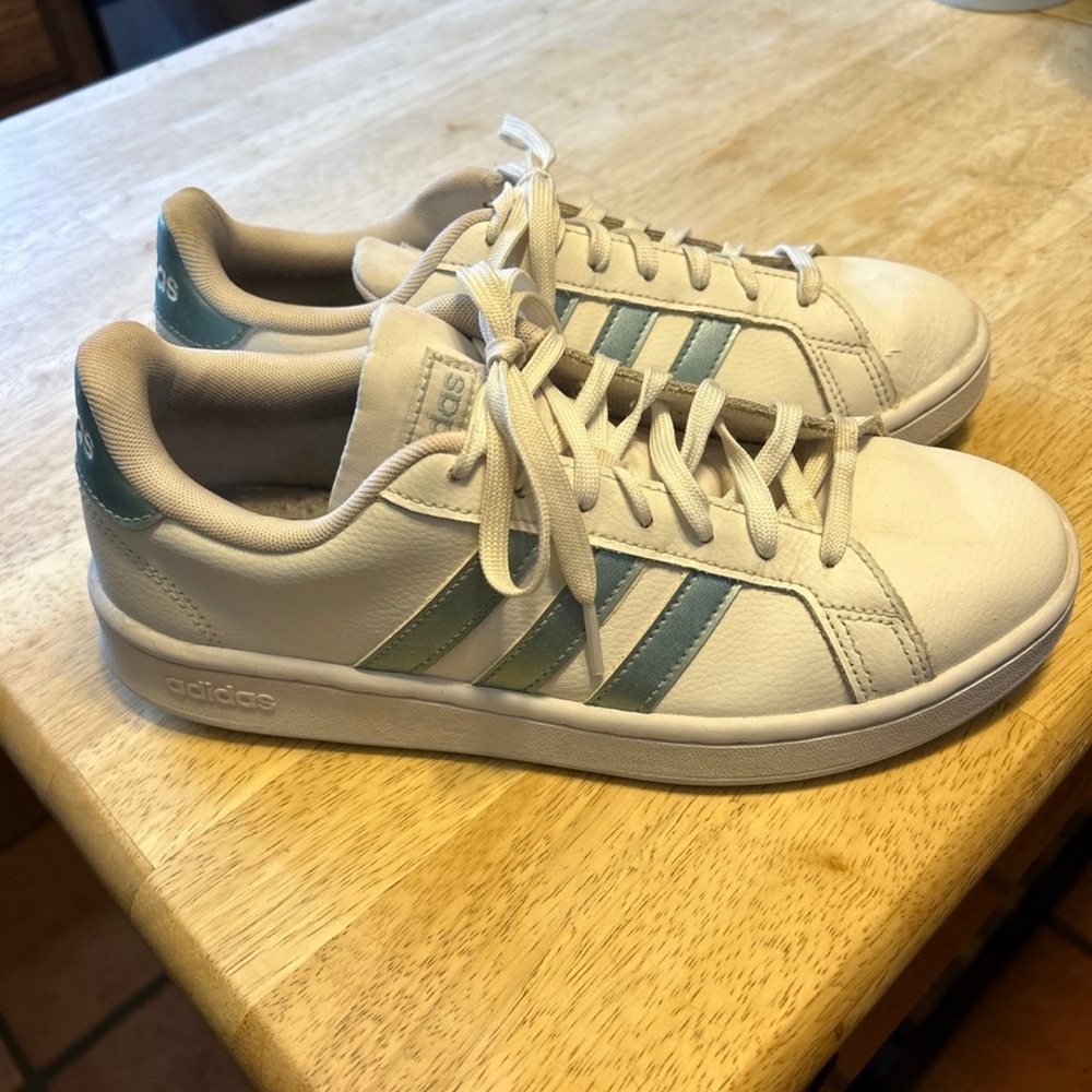 Adidas White and Blue Low-Top Sneakers with Classic Design